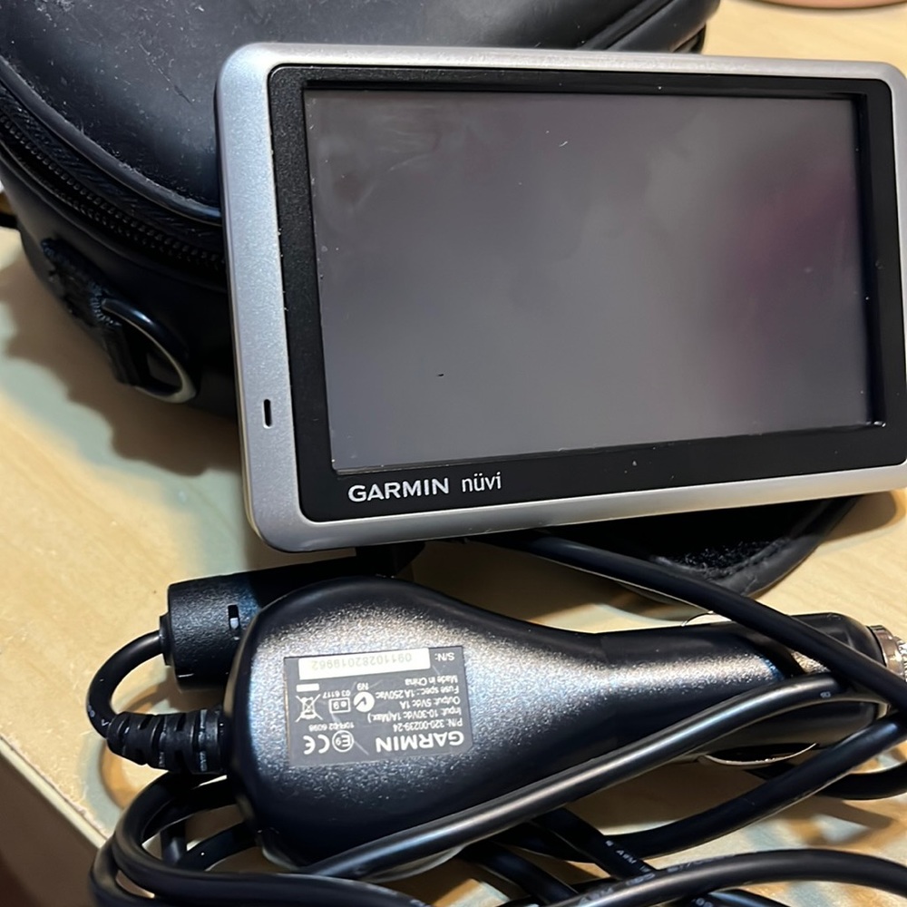 Garmin nuvi 1300 GPS USED